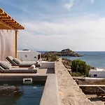 Trinity Mykonos - Beachfront Hotell
