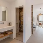 Trinity Mykonos - Beachfront Hotell