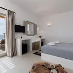 Trinity Mykonos - Beachfront Hotell