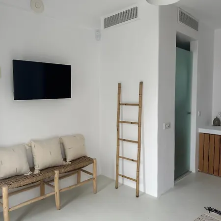 Trinity Mykonos - Beachfront 3*