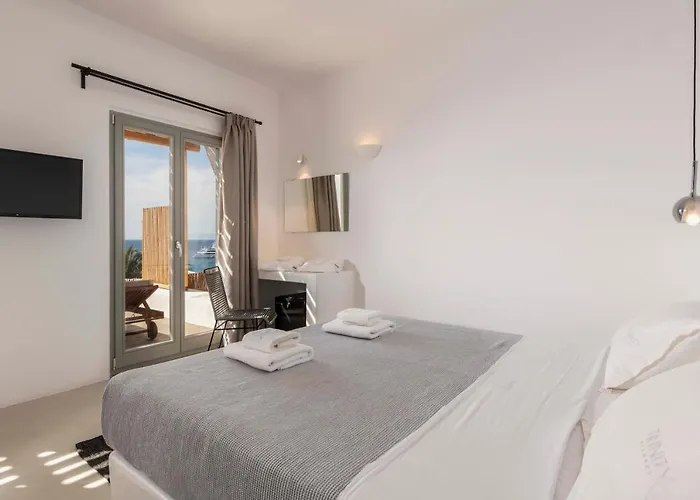 Trinity Mykonos - Beachfront Szálloda 3*