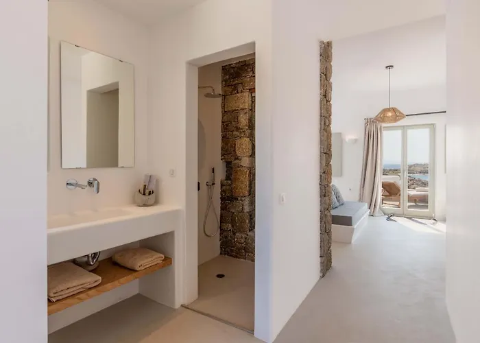 Trinity Mykonos - Beachfront Szálloda