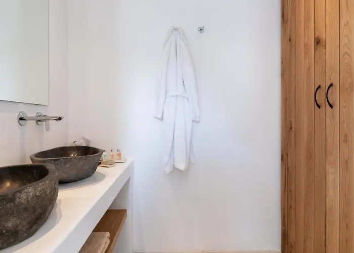 Hotel Trinity Mykonos - Beachfront 3*