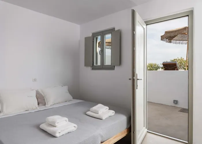 Trinity Mykonos - Beachfront 3* Platísz Jalósz