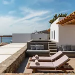 Trinity Mykonos - Beachfront Platis Gialos