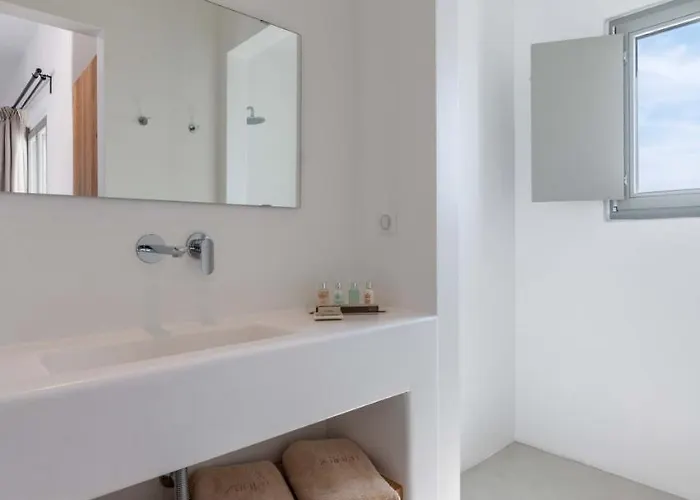 Hotel Trinity Mykonos - Beachfront 3*